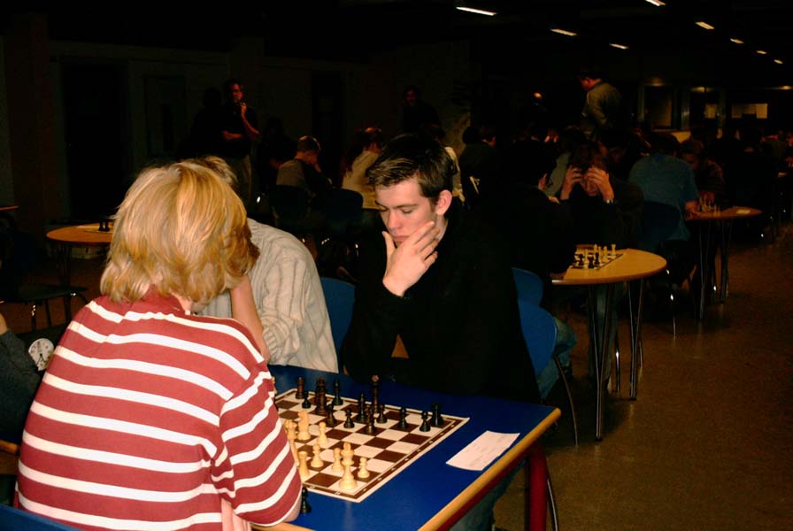 Nikolaj - her i 4. rundes vigtige opgør mod Jakob Vang Glud