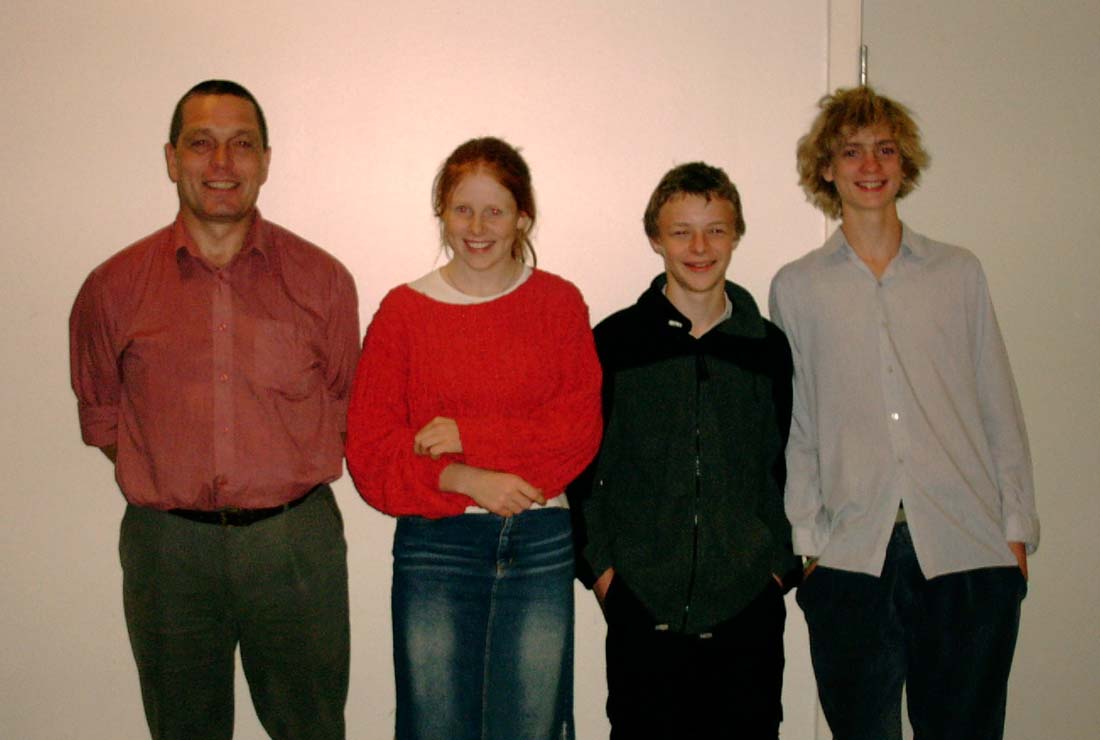 Dan danske delegation (fra v.) Per - Miriam - Peter - Jakob ved hjemkomsten i Kastrup efter en lang turnering og en meget lang rejsedag!